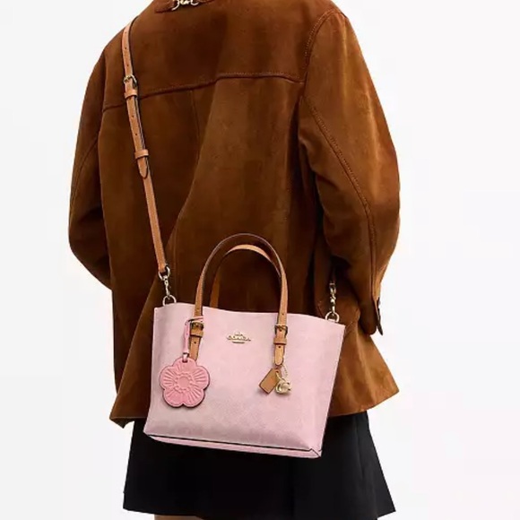 NWT Coach! Mollie Tote Bag 25
In Signature Canvas With Charms 🌸 - Picture 10 of 11